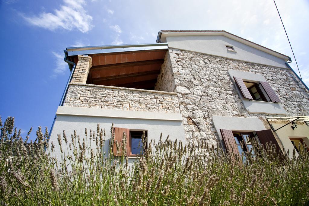 Holiday Home Stancija Becic Mugeba Ngoại thất bức ảnh