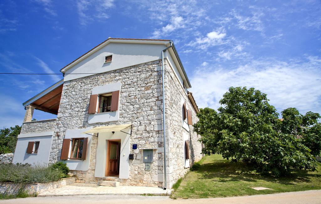 Holiday Home Stancija Becic Mugeba Ngoại thất bức ảnh