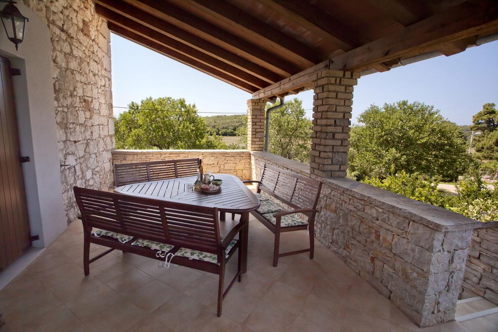 Holiday Home Stancija Becic Mugeba Ngoại thất bức ảnh